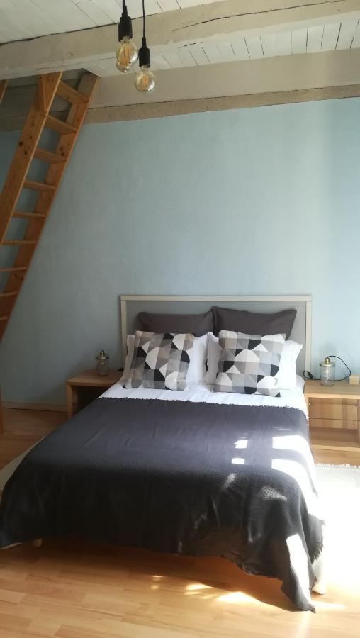 Bed and Breakfast Le Mas De Carrie Parisot  Экстерьер фото