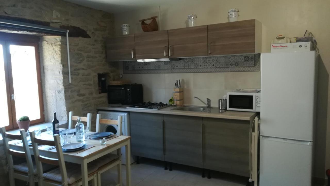 Bed and Breakfast Le Mas De Carrie Parisot  Экстерьер фото