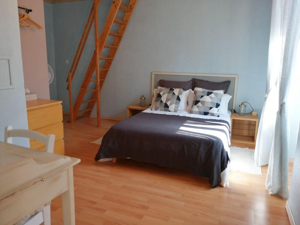 Bed and Breakfast Le Mas De Carrie Parisot  Экстерьер фото