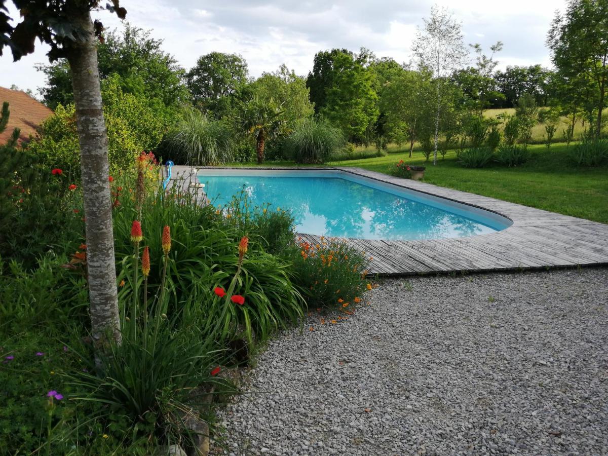 Bed and Breakfast Le Mas De Carrie Parisot  Экстерьер фото